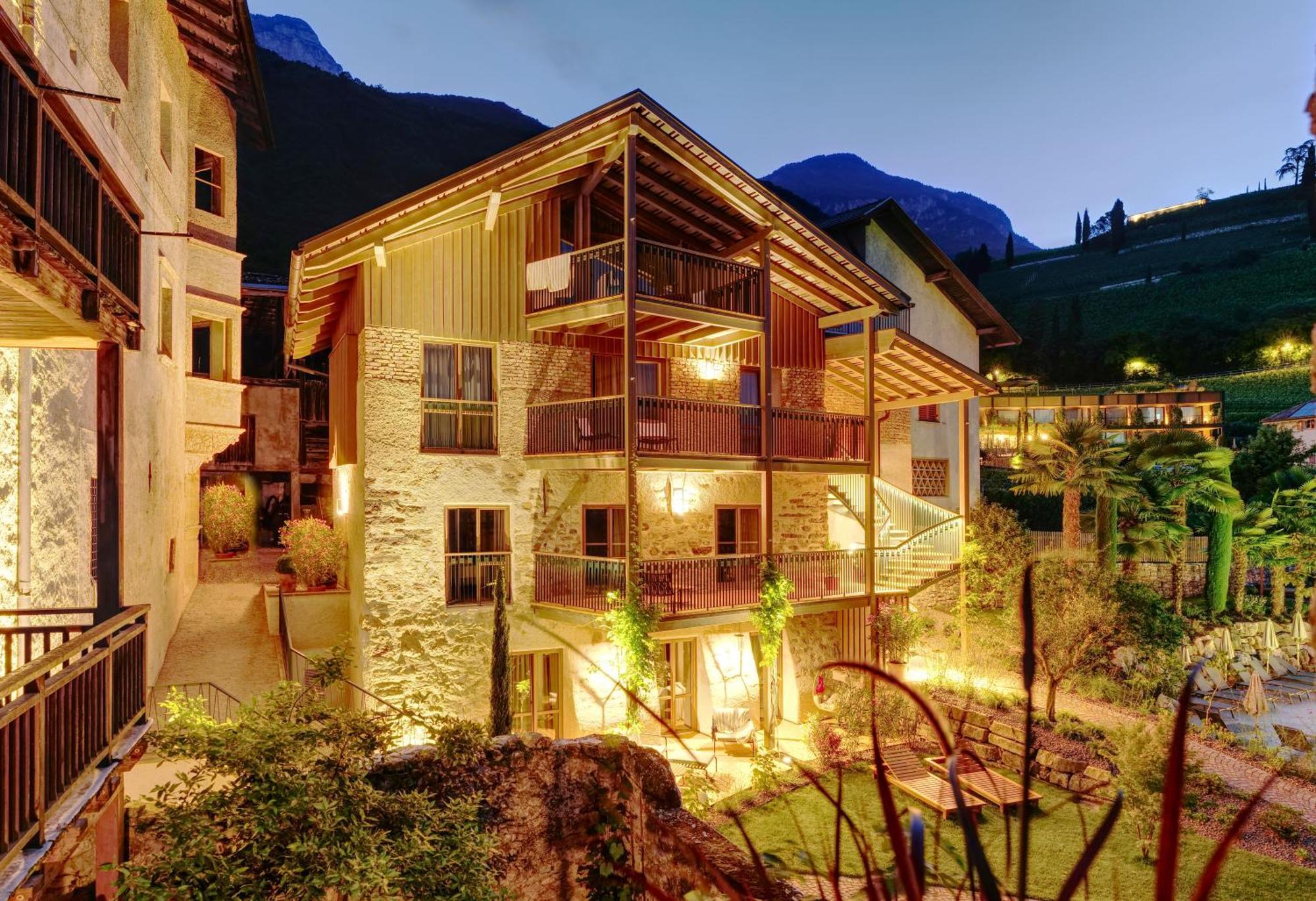 Langenmantel Historic Suites Tramin an der Weinstraße Buitenkant foto